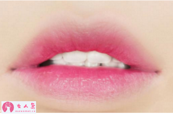 韩国咬唇妆的画法，瞬间变成可爱少女