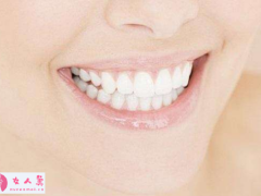 生活中牙齿美白方法-女人美