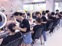学习化妆的学校：2026年，如何选对那所“改变人生”的化妆学校？-女人美